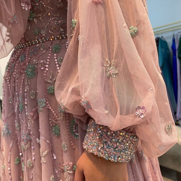 Chic Mauve Long Sleeve Gown - Picture 4 of 4